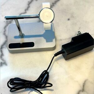 Belkin IPhone & Apple Watch Charging Valet. Charges iPhones up to iPhone 14